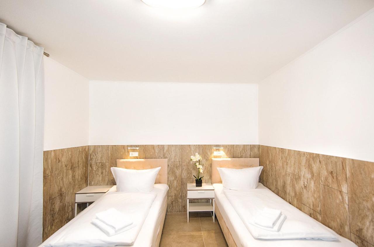 ホテル S-Hof Sonnenbühl エクステリア 写真